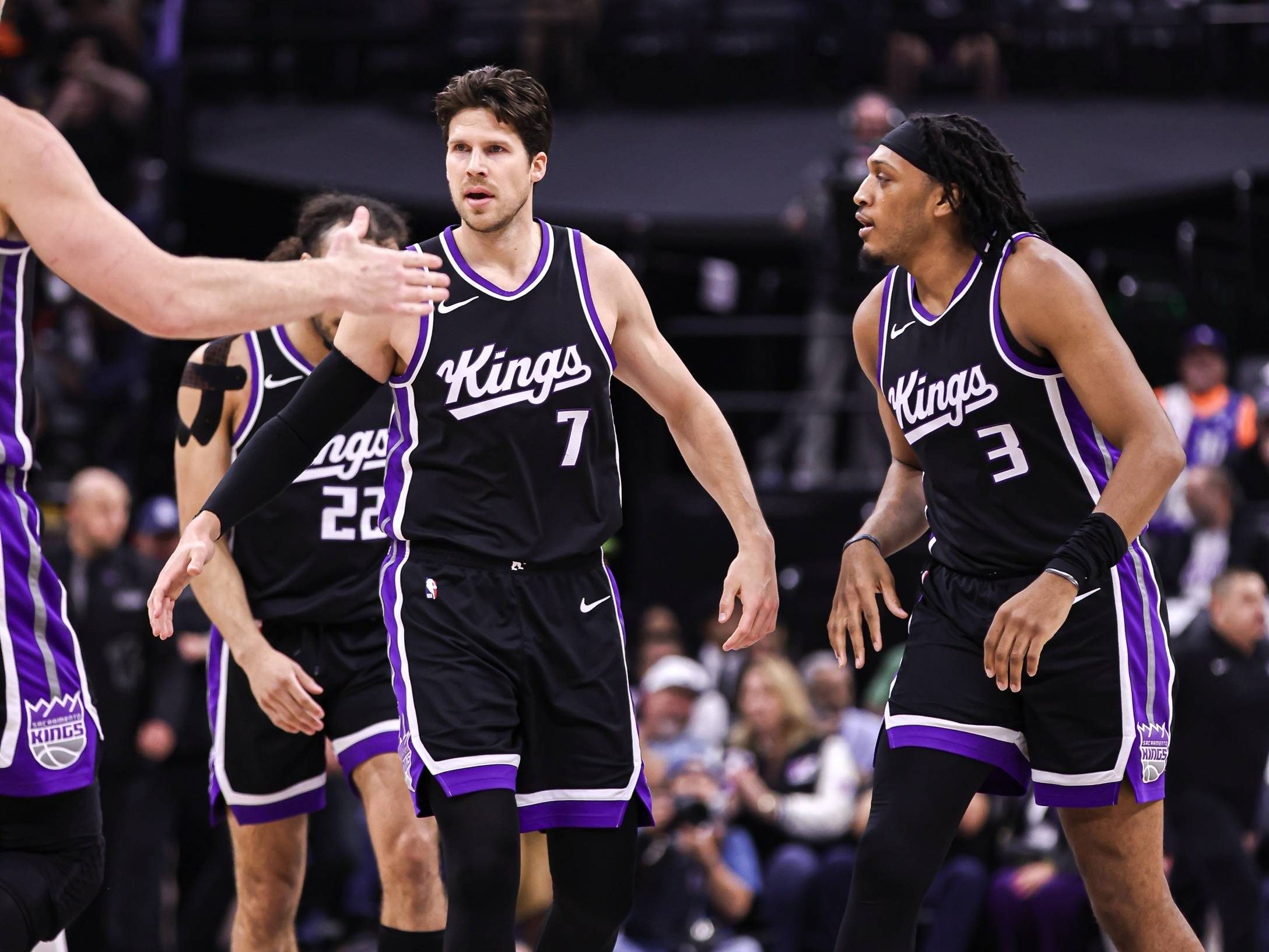 包含布鲁克林篮网迎NBA季后赛关键赛，国际比赛日迎来里程碑，悬念犹存，阵容厚度经受考验的词条